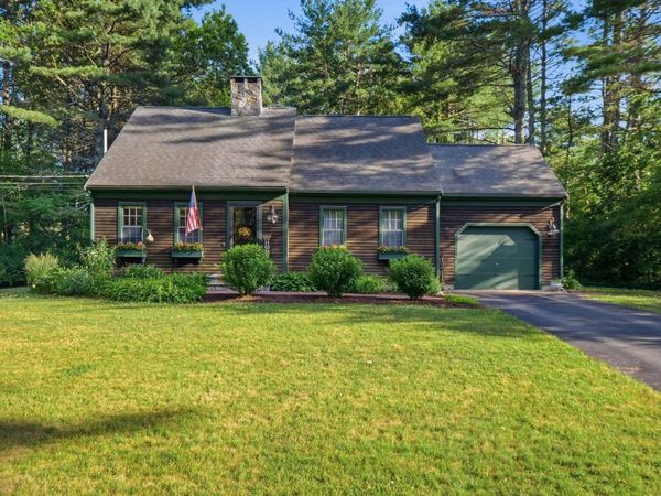 1294 Glebe St, Taunton, MA 02780