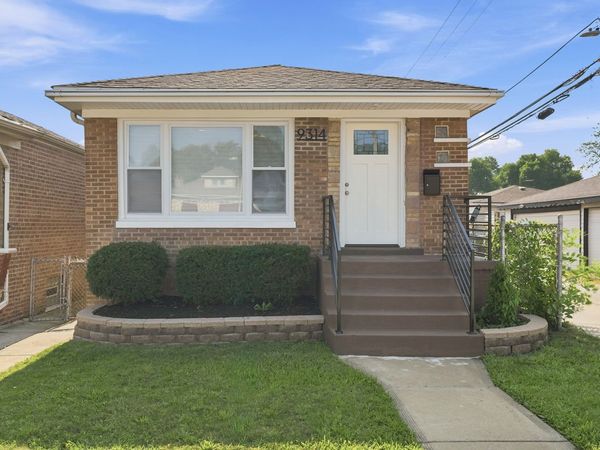 9314 S Colfax Avenue , Chicago, IL 60617