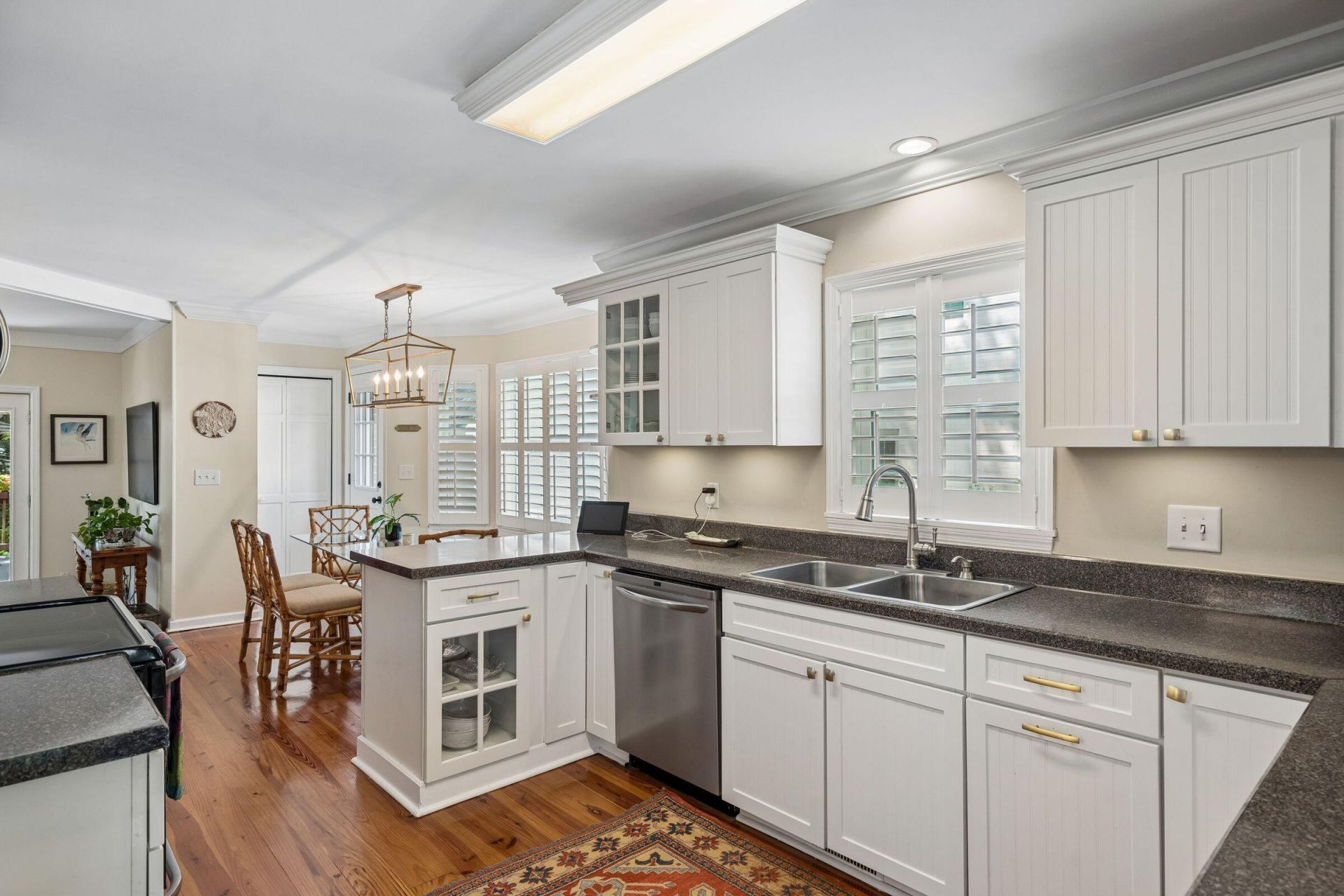 995 Governors Road Photo 23