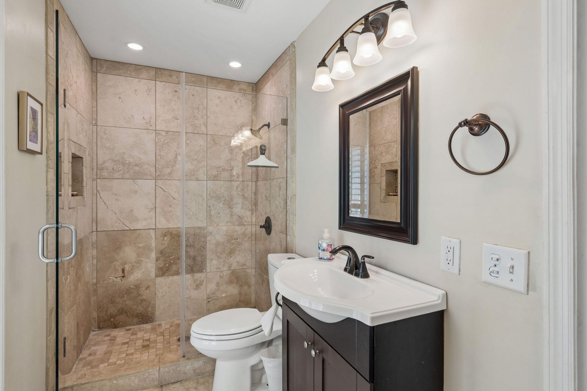 995 Governors Road Photo 39