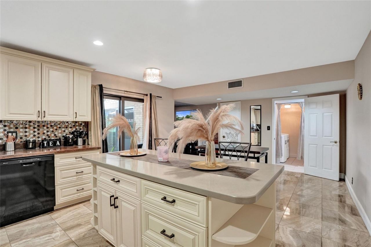 8108 SW 23rd Ct , Unit 26B, North Lauderdale, FL 33068 Main Photo