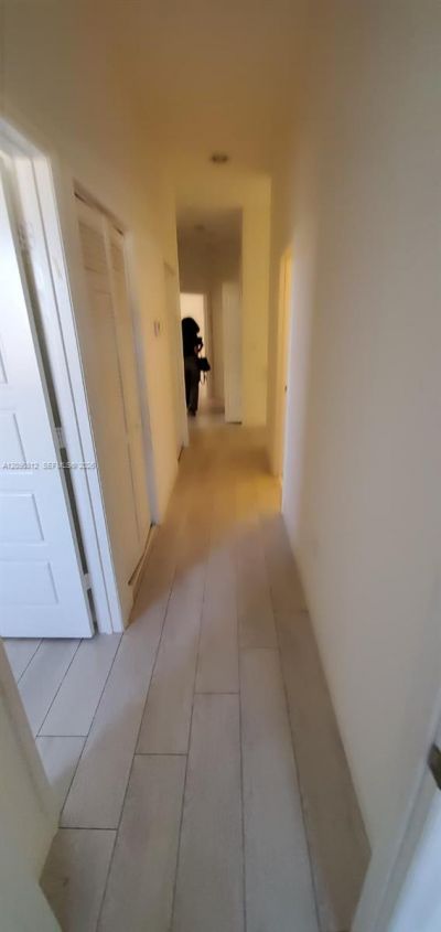 652 NE 191st Ter, Miami, FL 33179 Photo