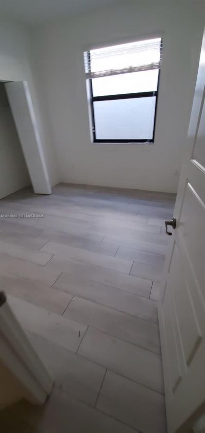 652 NE 191st Ter, Miami, FL 33179 Photo