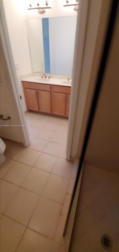 652 NE 191st Ter, Miami, FL 33179 Photo