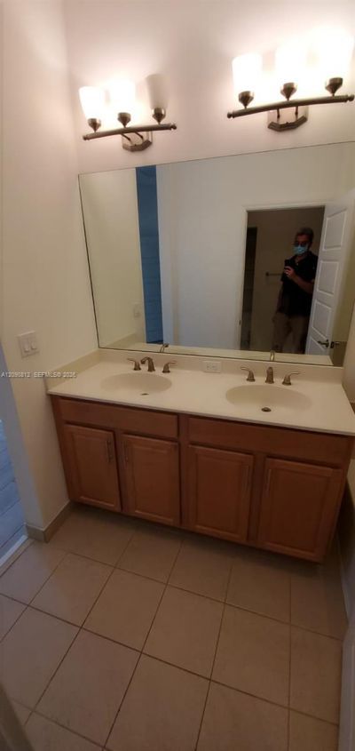 652 NE 191st Ter, Miami, FL 33179 Photo