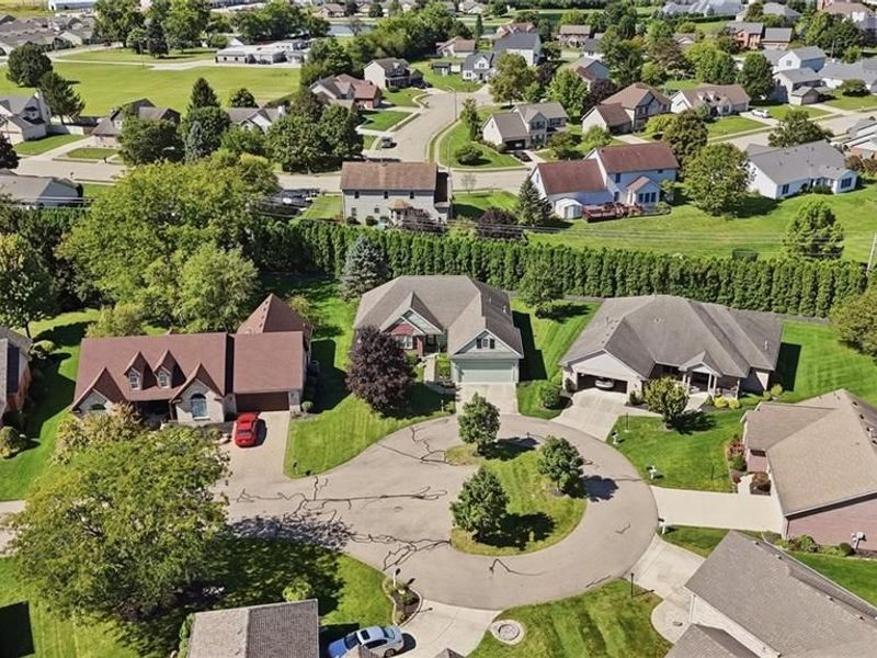 2530 Chamomile Court, Troy, OH 45373 Photo 4