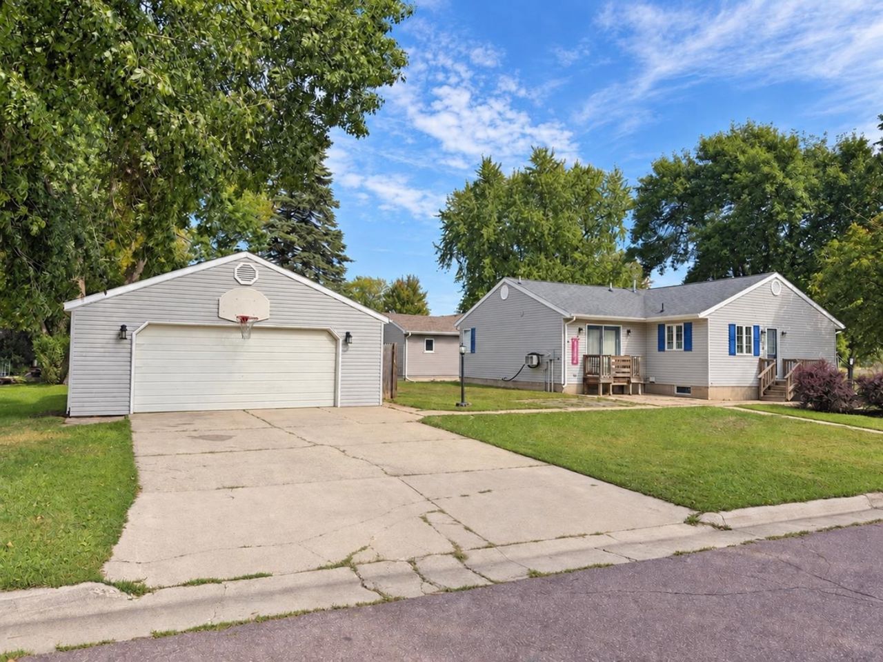 703 N 15th Street, Estherville, IA 51334 Main Photo