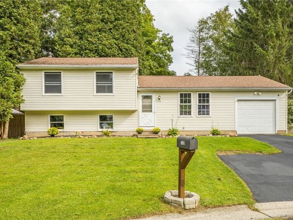 1539 Bluestem Court, Walworth, NY 14568
