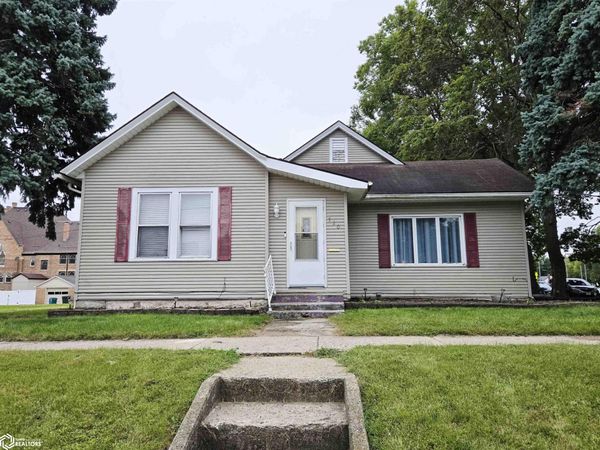 720 Division Street, Webster City, IA 50595
