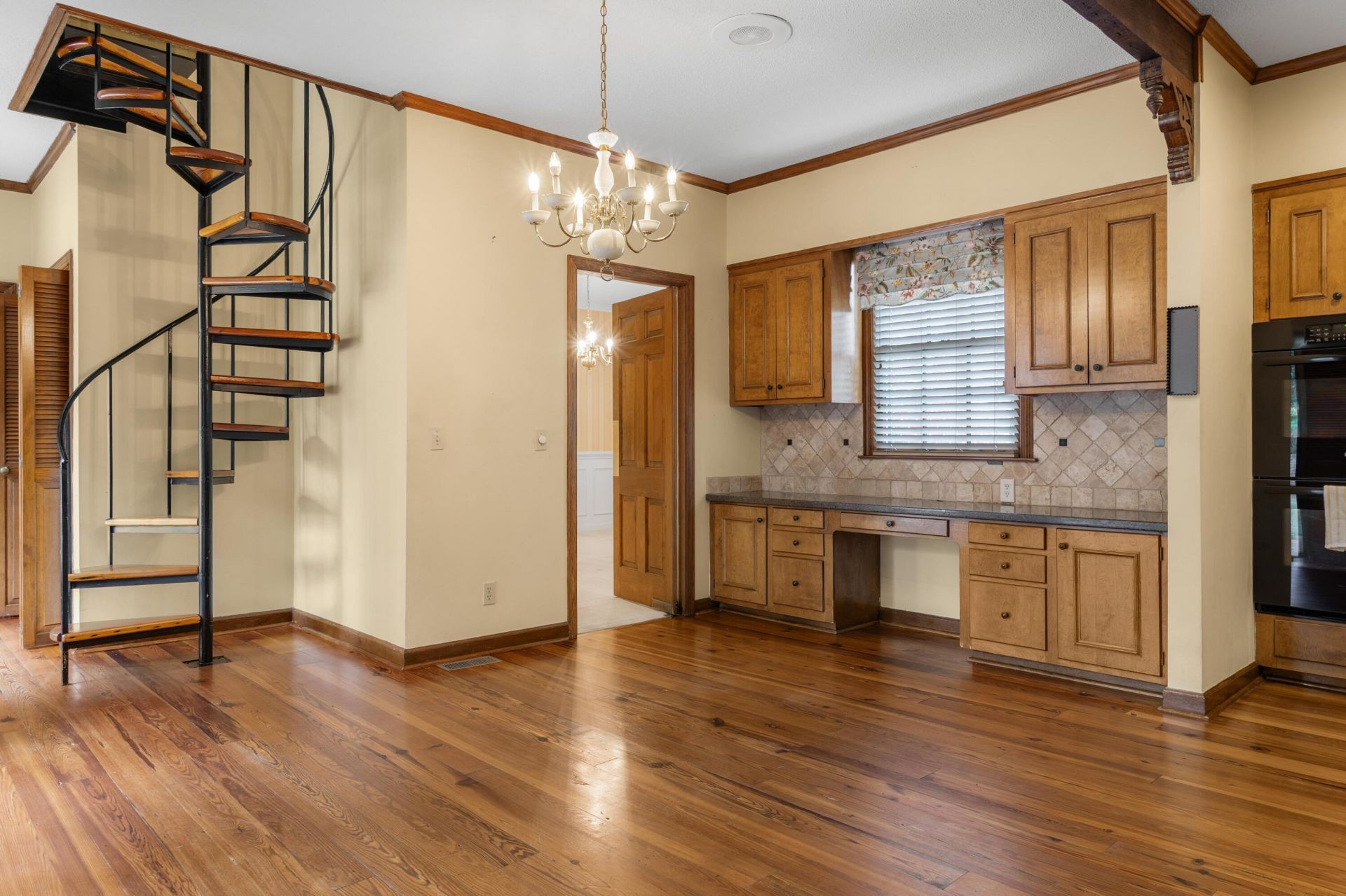 270 Mason Drive Photo 16