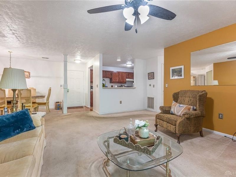 310 Carrington Place, Unit 10-106, Loveland, OH 45140 Photo 5