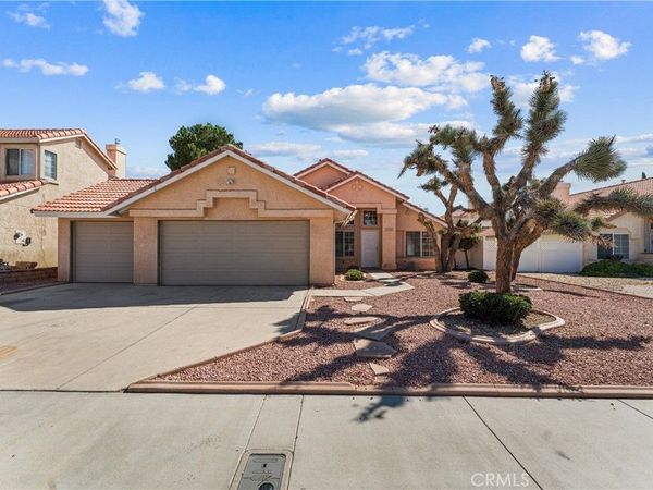 5546 Laurel Avenue, Palmdale, CA 93552