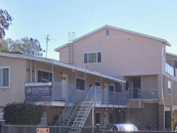 11808 Hart, Unit 203, North Hollywood, CA 91605