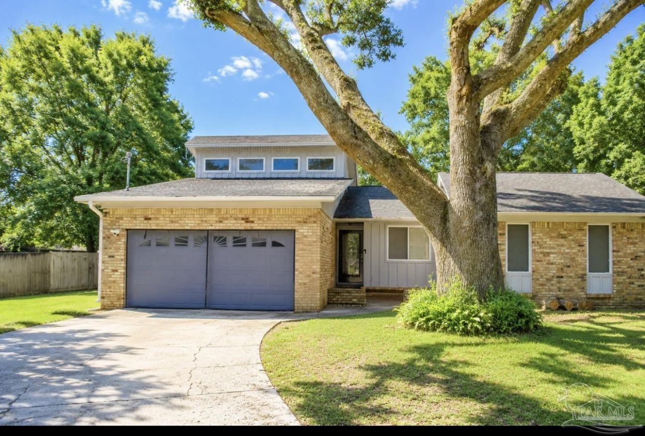 2143 Yardley Cir, Pensacola, FL 32505 Main Photo