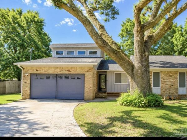 2143 Yardley Cir, Pensacola, FL 32505