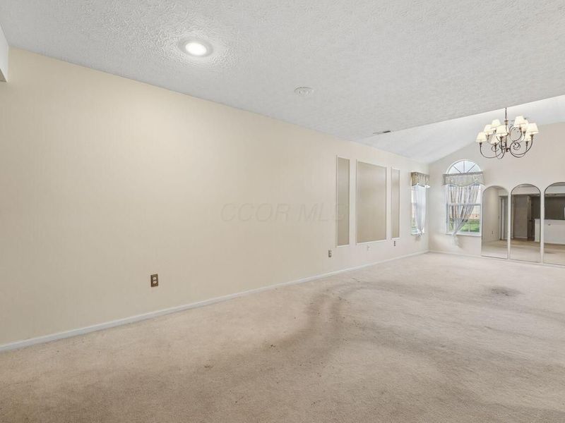 6724 Red Sunset Place, Columbus, OH 43213 Photo 4