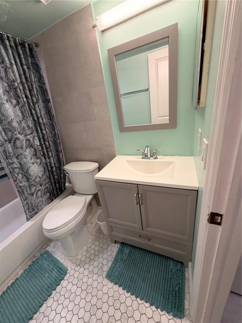 20120 NE 3rd Ct , Unit 7, Miami, FL 33179 Photo