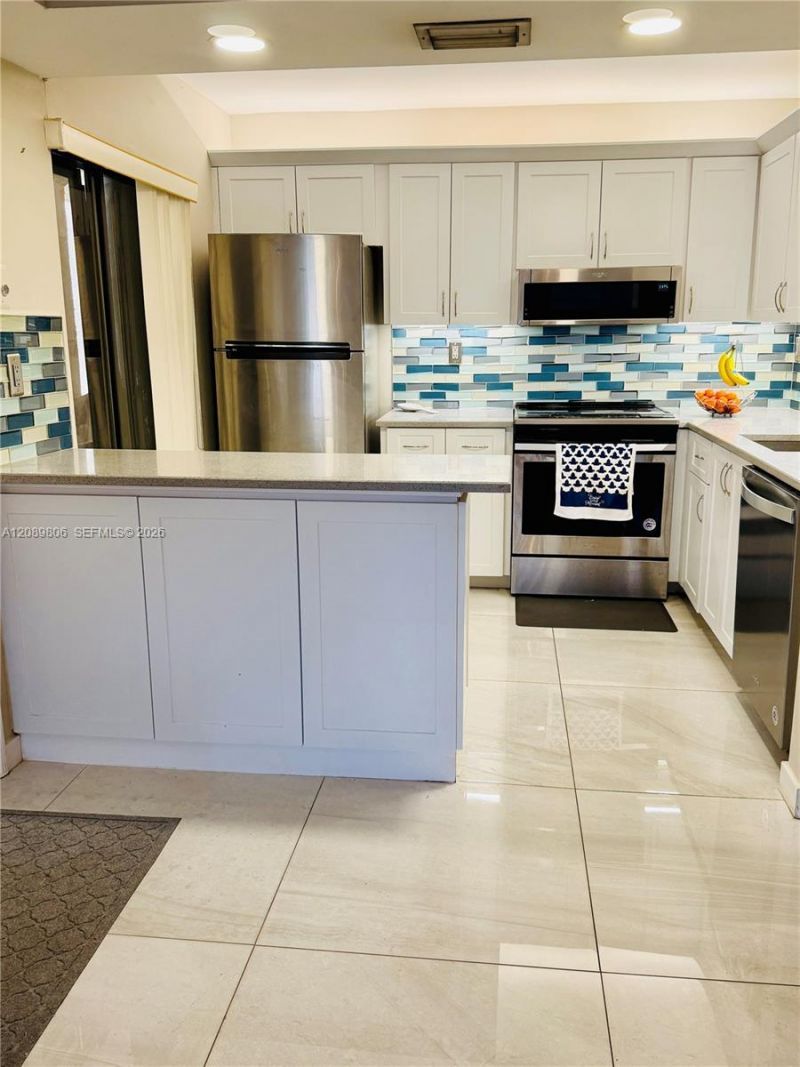 20120 NE 3rd Ct , Unit 7, Miami, FL 33179 Photo
