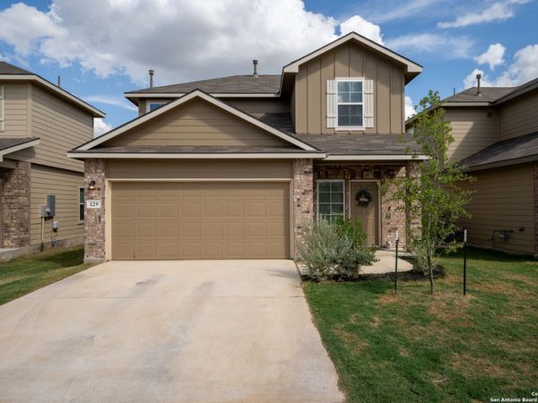 129 Legendary Trail Loop, Floresville, TX 78114