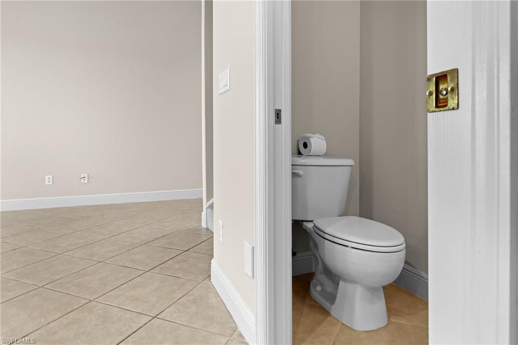 5717 Mango Cir, Unit 5717, Naples, FL 34110 Photo