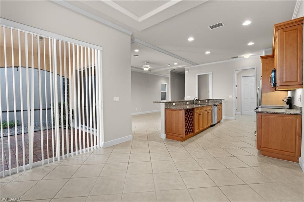 5717 Mango Cir, Unit 5717, Naples, FL 34110 Photo
