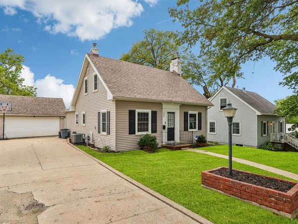 1004 Prairie Street, Guthrie Center, IA 50115