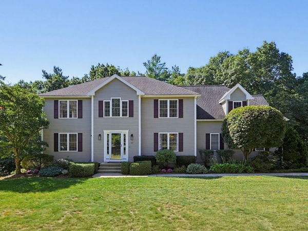 40 Heritage Ave, Ashland, MA 01721