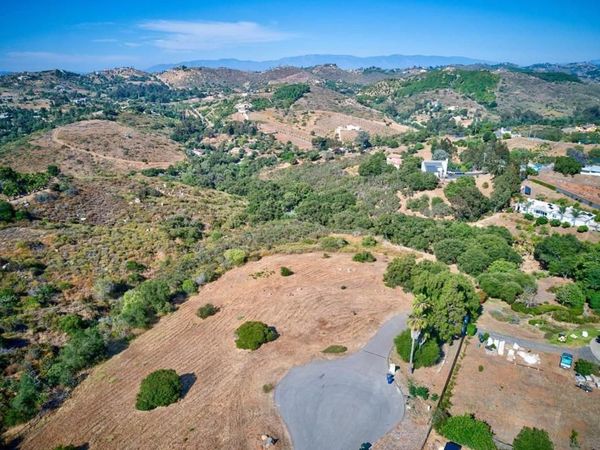 Fairview Dr , Vista, CA 92084