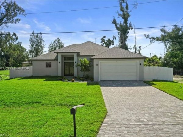 411 SW 19 ave , Cape Coral, FL 33991
