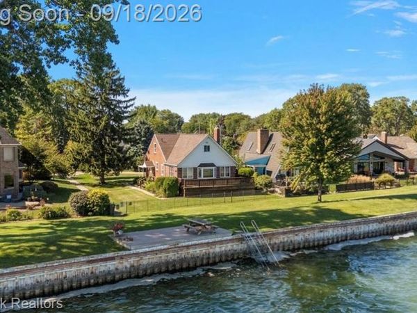 22665 Madison Street, St Clair Shores, Mi 48081