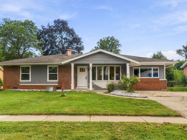 457 Lilac Lane, Elk Grove Village, IL 60007