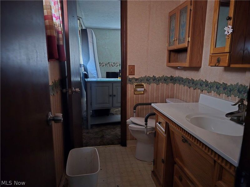3843 Bosworth Road, Cleveland, OH 44111 Photo 10
