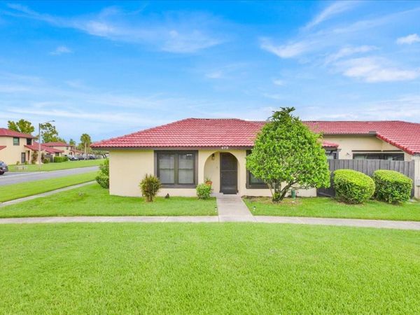 475 HUNTER CIRCLE , KISSIMMEE, FL 34758