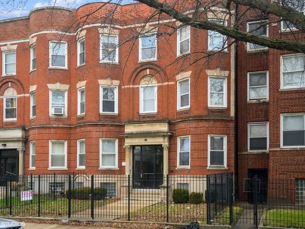 5648 S Calumet Avenue , Chicago, IL 60637