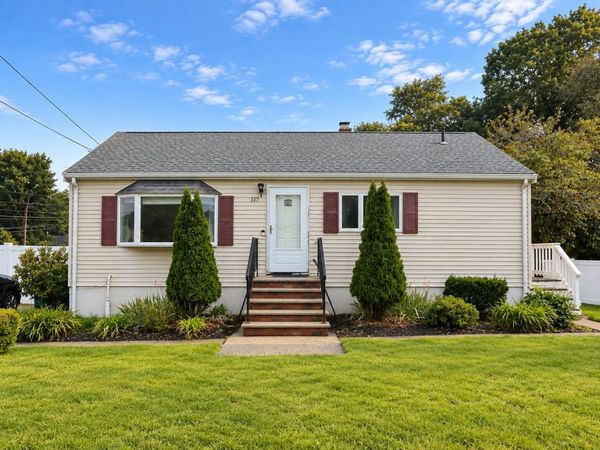 347 Lexington St, Woburn, MA 01801