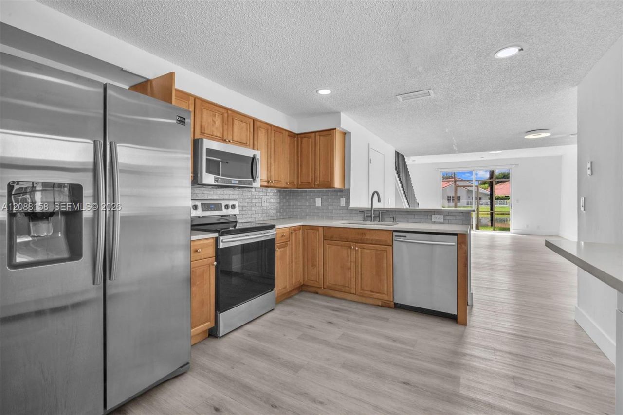 1303 Presidio Dr, Unit 6-41, Weston, FL 33327 Photo