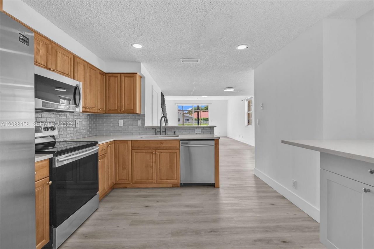 1303 Presidio Dr, Unit 6-41, Weston, FL 33327 Photo