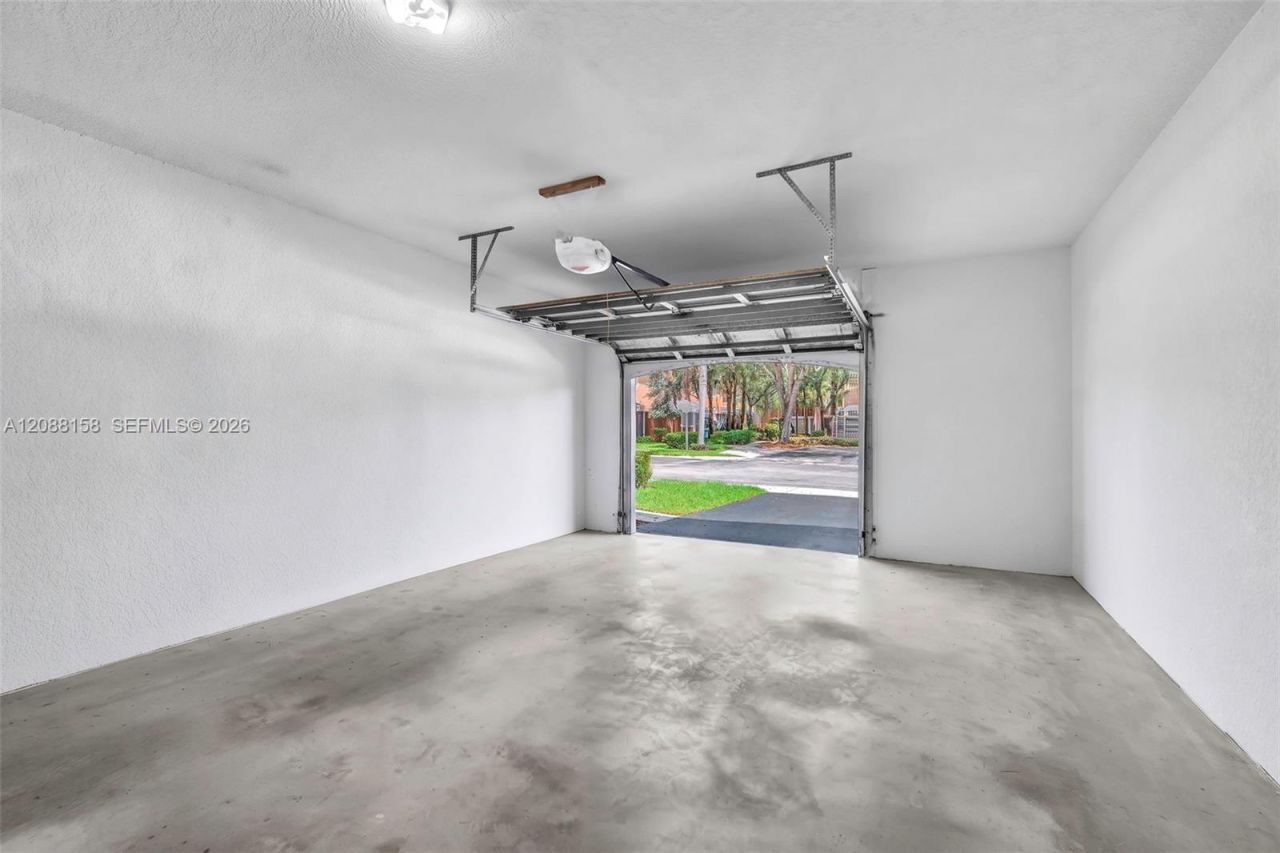 1303 Presidio Dr, Unit 6-41, Weston, FL 33327 Photo