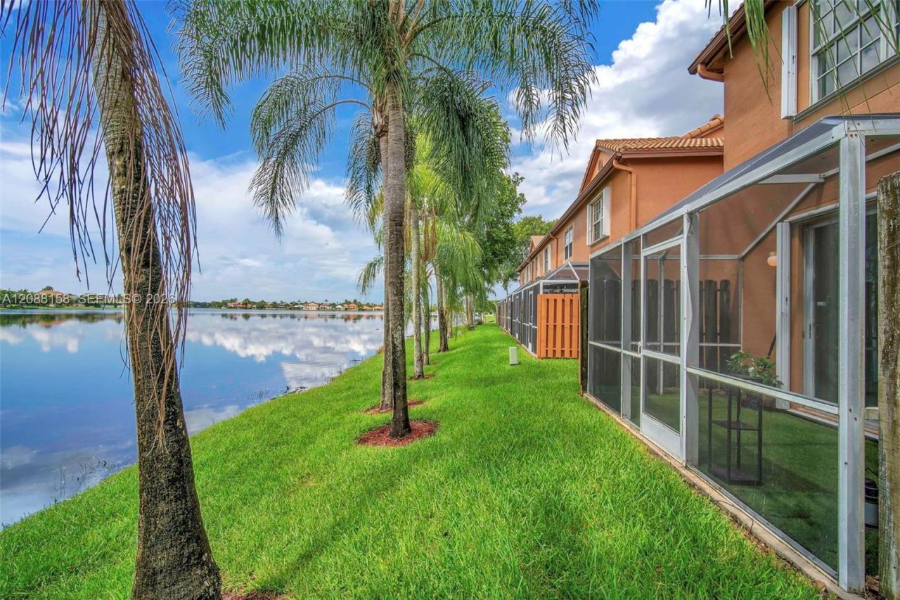 1303 Presidio Dr, Unit 6-41, Weston, FL 33327 Photo