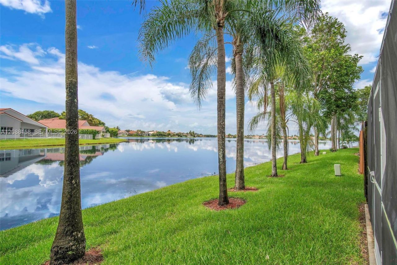 1303 Presidio Dr, Unit 6-41, Weston, FL 33327 Photo