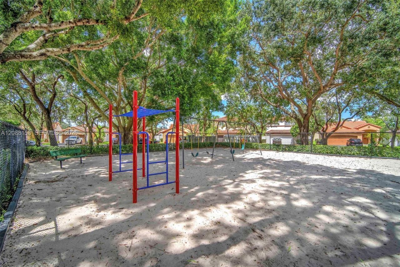 1303 Presidio Dr, Unit 6-41, Weston, FL 33327 Photo