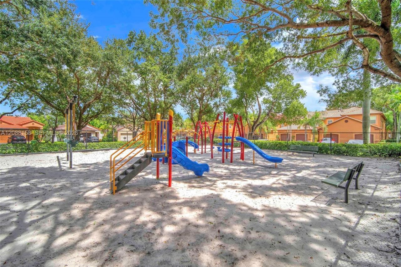 1303 Presidio Dr, Unit 6-41, Weston, FL 33327 Photo