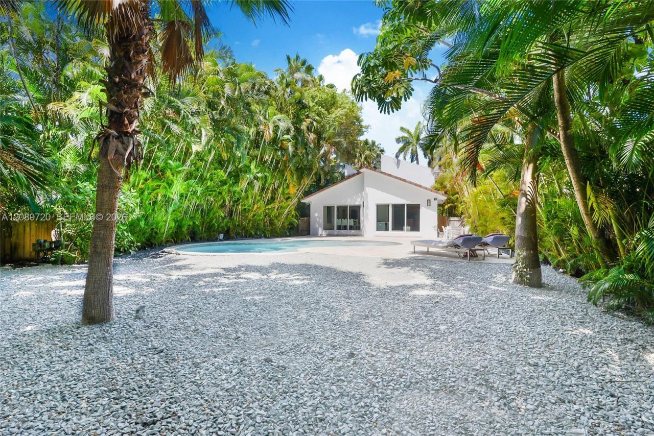 147 Golden Beach Dr , Golden Beach, FL 33160 Photo