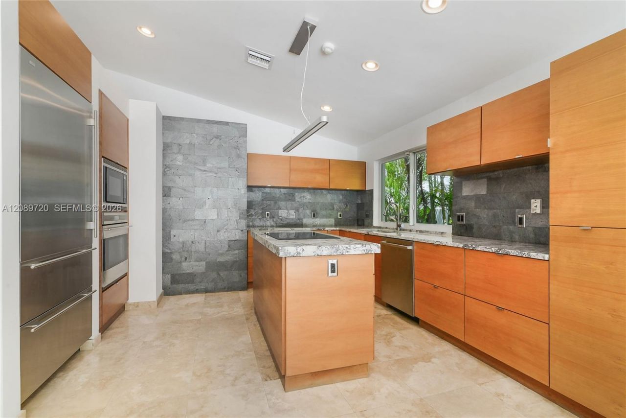 147 Golden Beach Dr , Golden Beach, FL 33160 Photo