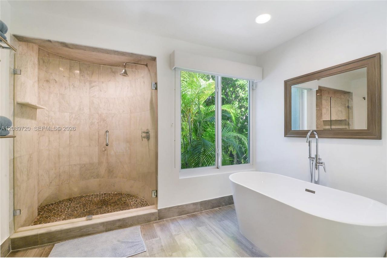 147 Golden Beach Dr , Golden Beach, FL 33160 Photo