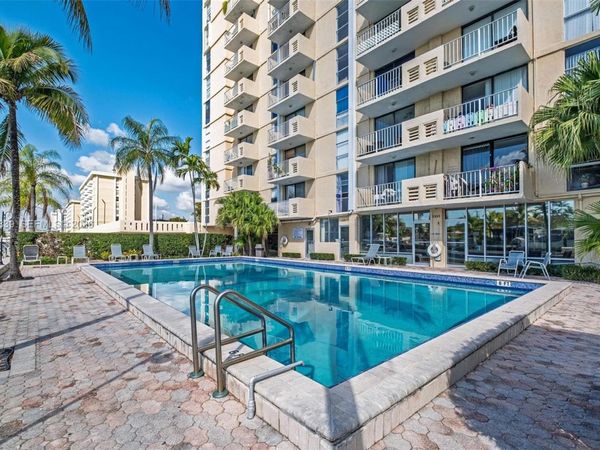 2350 NE 135th St , Unit 811, North Miami, FL 33181