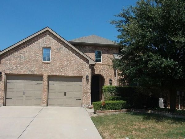 1136 Crest Meadow Drive, Fort Worth, TX 76052