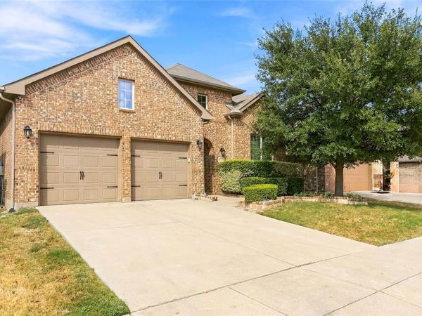 1136 Crest Meadow Drive, Fort Worth, TX 76052