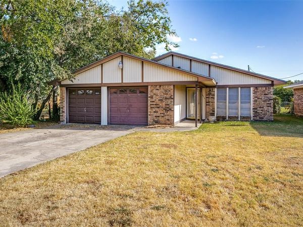 8913 Wilbur Street, White Settlement, TX 76108