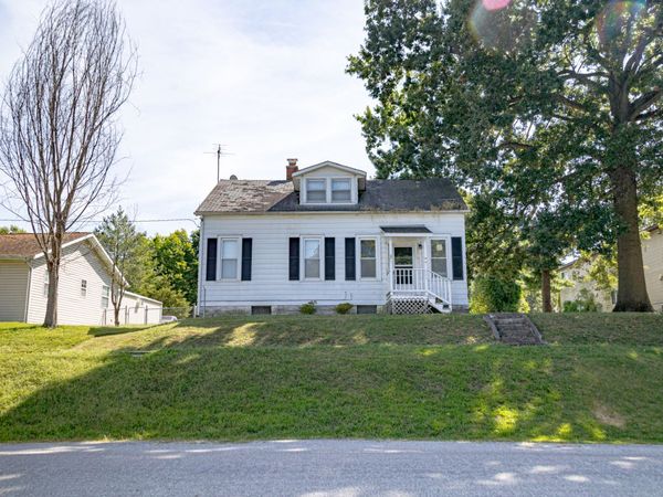 205 N Market Street, New Athens, IL 62264